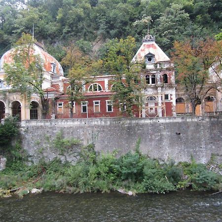 فندق Casa Dina Băile Herculane المظهر الخارجي الصورة