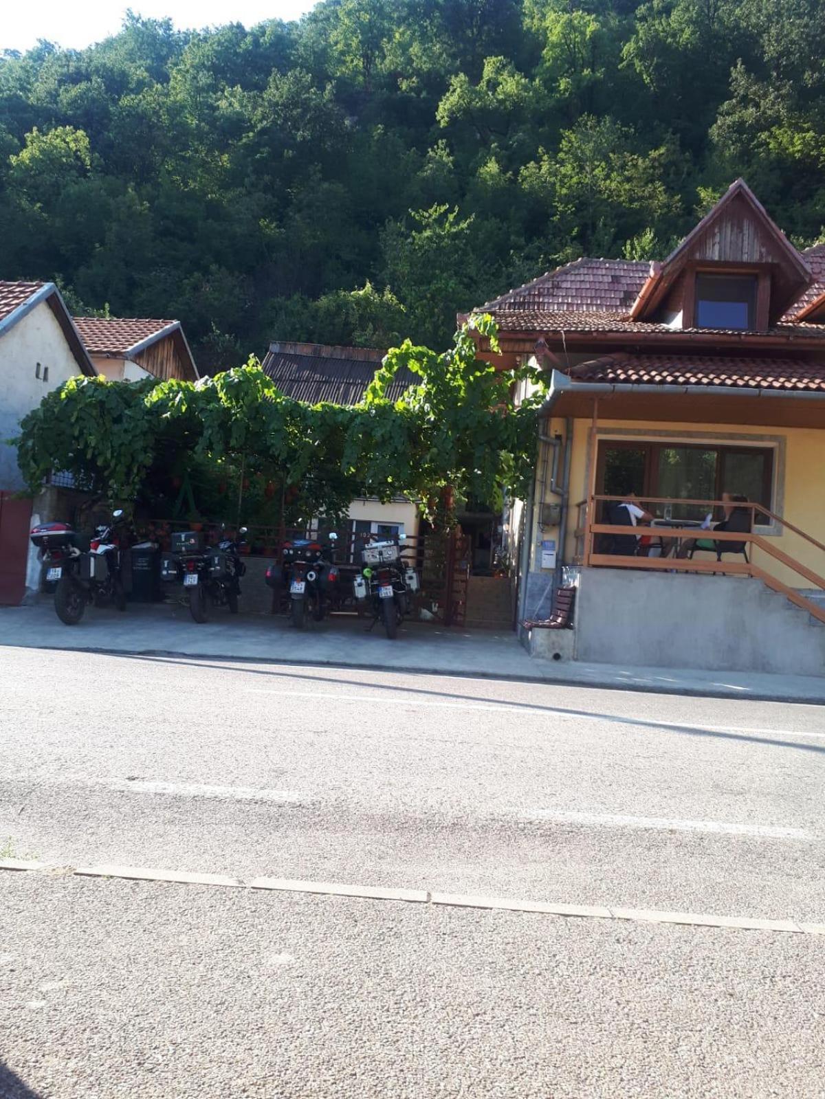 فندق Casa Dina Băile Herculane المظهر الخارجي الصورة