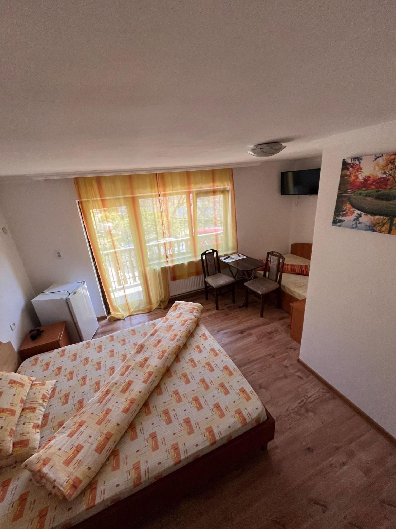 فندق Casa Dina Băile Herculane المظهر الخارجي الصورة